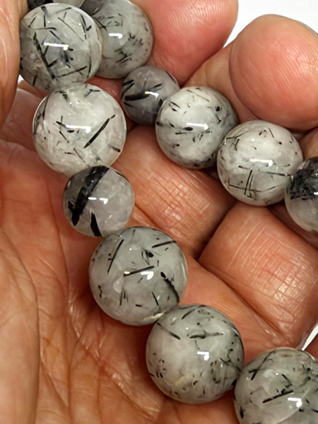 สร้อยข้อมือไหมดำหรือแก้วขนเหล็ก-เนื้อตัน (Black Rutile Bracelace)