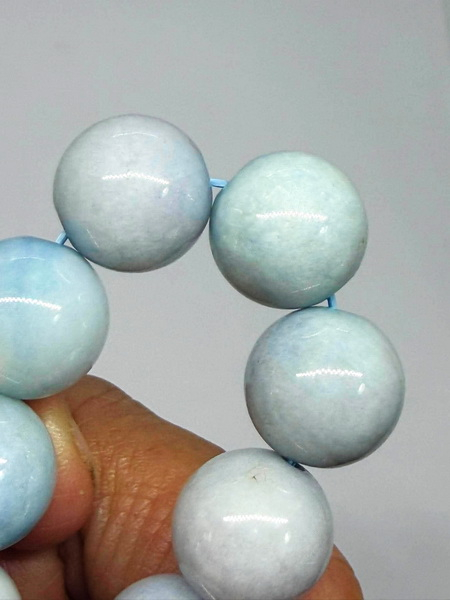 สร้อยข้อมือหยกฟ้าพาสเทลพม่า-13 มม. (Burmese Blue Jade Bracelet)