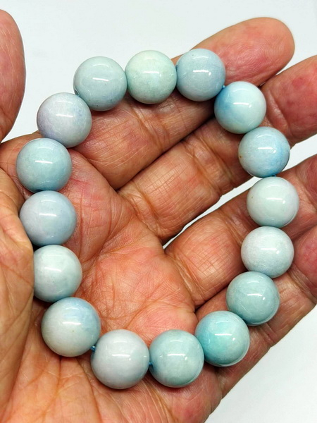 สร้อยข้อมือหยกฟ้าพาสเทลพม่า-13 มม. (Burmese Blue Jade Bracelet)