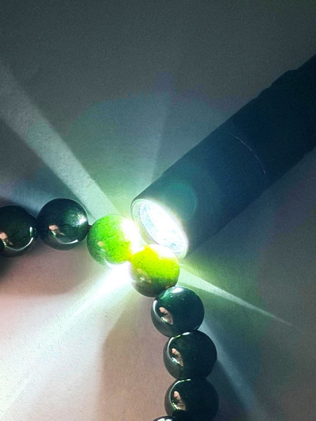 สร้อยข้อมือหยกเขียวเข้มพม่า-9.5 มม. (Burmese Green Jade Bracelet)