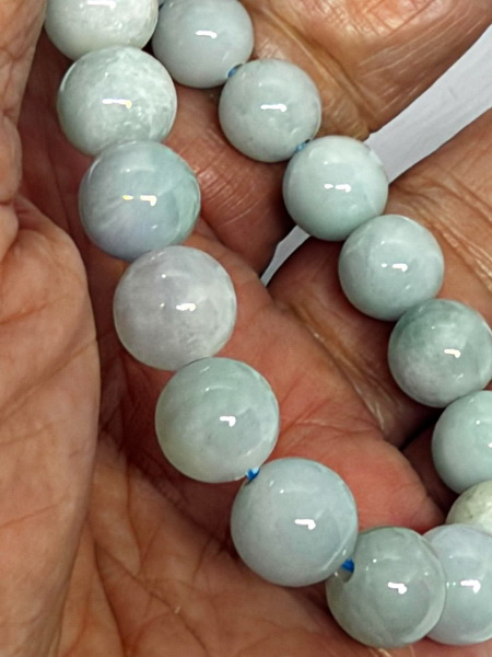 สร้อยข้อมือหยกเขียวพม่า-10 มม. (Burmese Green Jade Bracelet)
