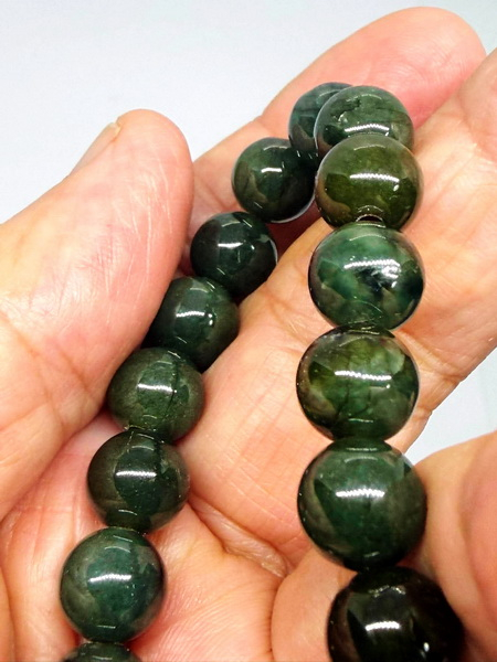 สร้อยข้อมือหยกเขียวเข้มพม่า-9.5 มม. (Burmese Green Jade Bracelet)