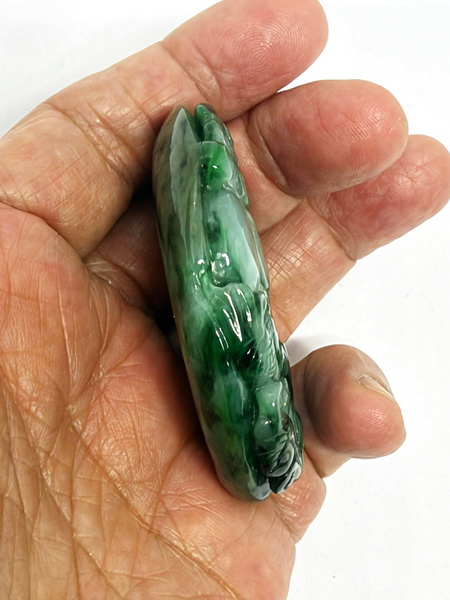 จี้ปลาหลีฮื้อหยกเขียวพม่า (Burmese Green Jade Fish Pandant)