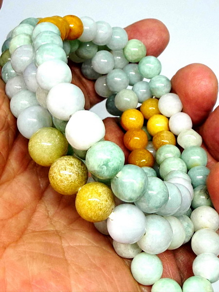 สร้อยคอหยกสามสีพม่า-7 มม. (Burmese Tri-color Jade 108 Bead Mala)