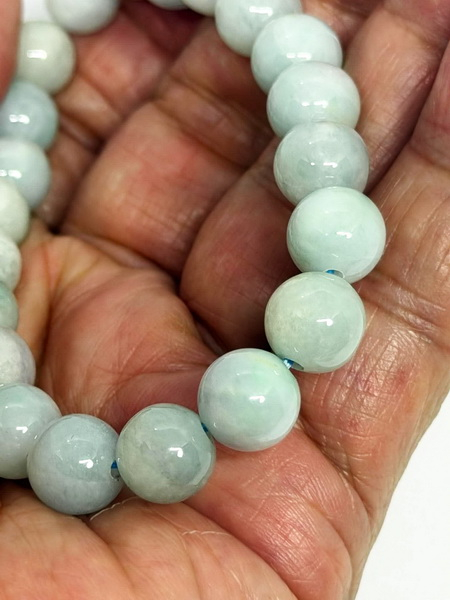 สร้อยข้อมือหยกเขียวพม่า-10 มม. (Burmese Green Jade Bracelet)