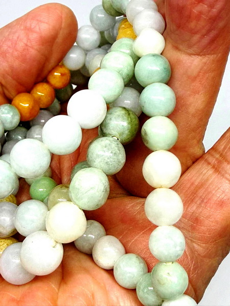 สร้อยคอหยกสามสีพม่า-7 มม. (Burmese Tri-color Jade 108 Bead Mala)
