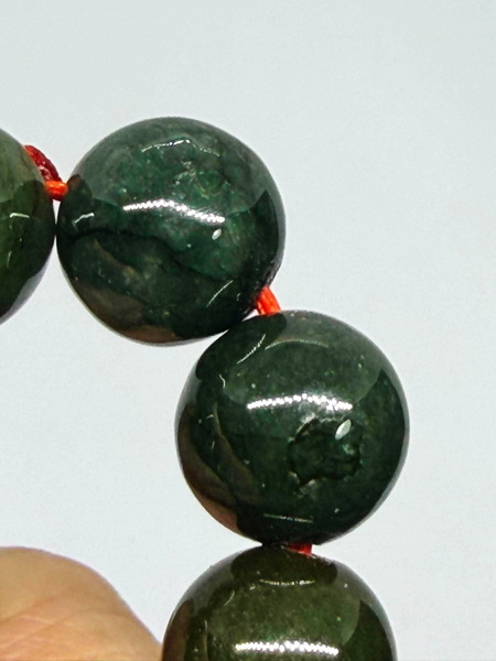 สร้อยข้อมือหยกเขียวเข้มพม่า-9.5 มม. (Burmese Green Jade Bracelet)