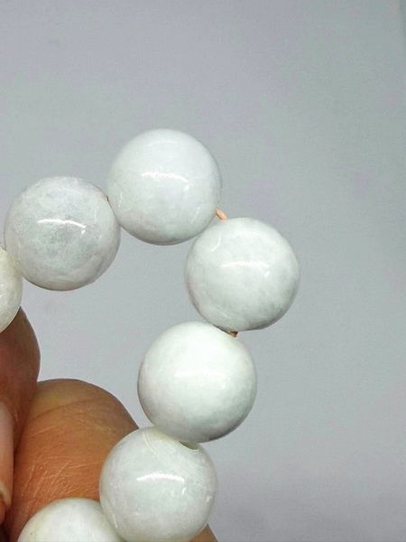 สร้อยข้อมือหยกขาวพม่า-10 มม. (Burmese White Jade Bracelet)