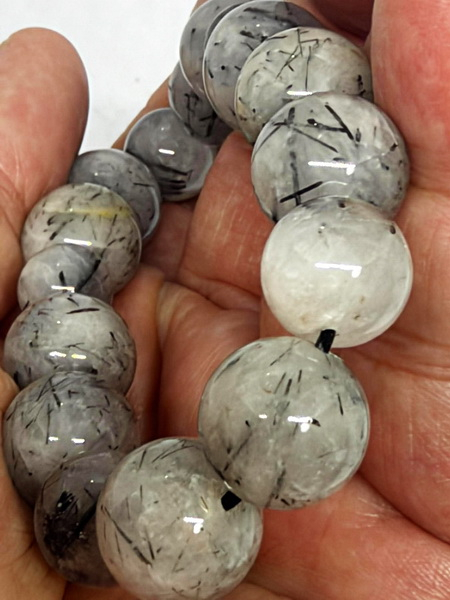 สร้อยข้อมือไหมดำหรือแก้วขนเหล็ก-เนื้อตัน (Black Rutile Bracelace)