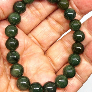 สร้อยข้อมือหยกเขียวเข้มพม่า-9.5 มม. (Burmese Green Jade Bracelet)